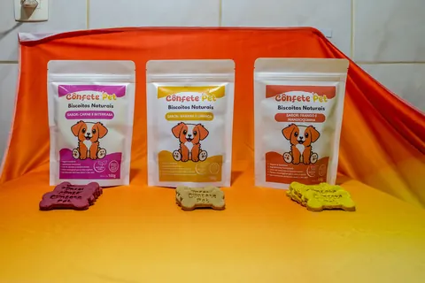 Linha de biscoitos naturais Confete Pet em três sabores