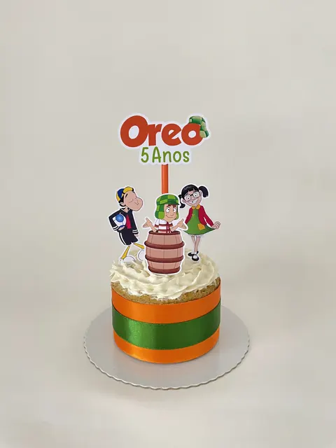 Bolo pet personalizado do Oreo de 5 anos